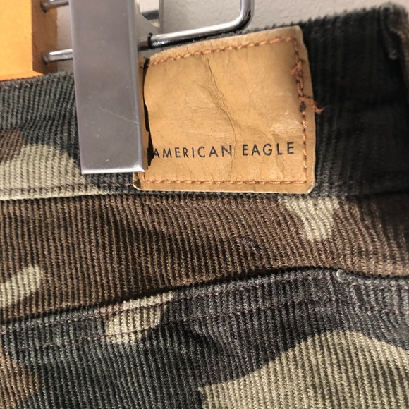 BNWOT American Eagle Camo corduroy Camo mom jeans - Picture 3 of 6